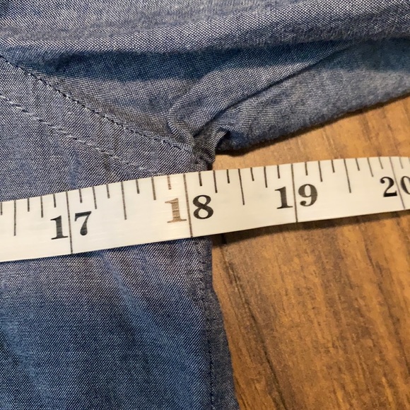 J.Crew Womens Blue Long Sleeve Chambray Button Down Size Small - Picture 6 of 9